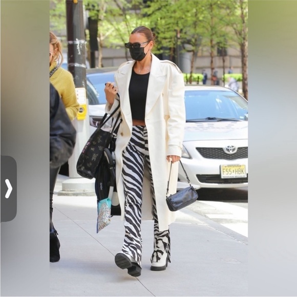 Norah Leather Lug Sole Chelsea Booties. Stuart Weitzman, white, new but no box. - Picture 3 of 10